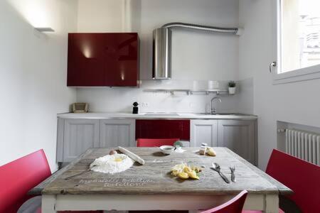 Red Appartamento Immerso Tra Le Mura Bolognesi Kültér fotó