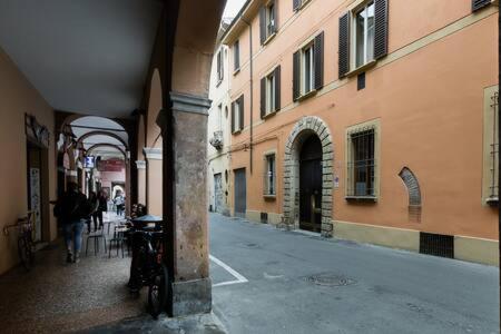 Red Appartamento Immerso Tra Le Mura Bolognesi Kültér fotó